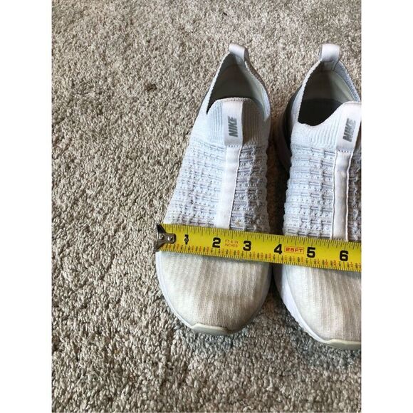 Nike Phantom Women’s White and Gray Athletic Shoes Size 9.5 - Picture 4 of 10